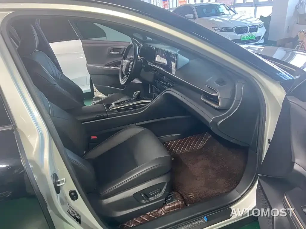 Toyota Crown SportCross 2023 2.5L SportCross HEV FWD Premium Edition — фото 7