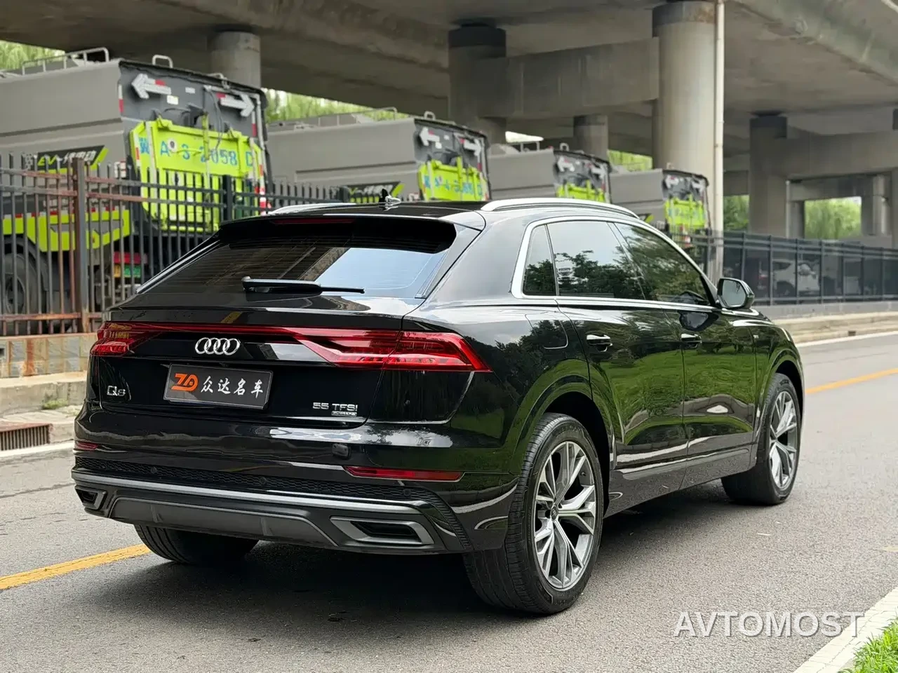 Audi Q8 2021 Model 55 TFSI Premium Dynamic — фото 15
