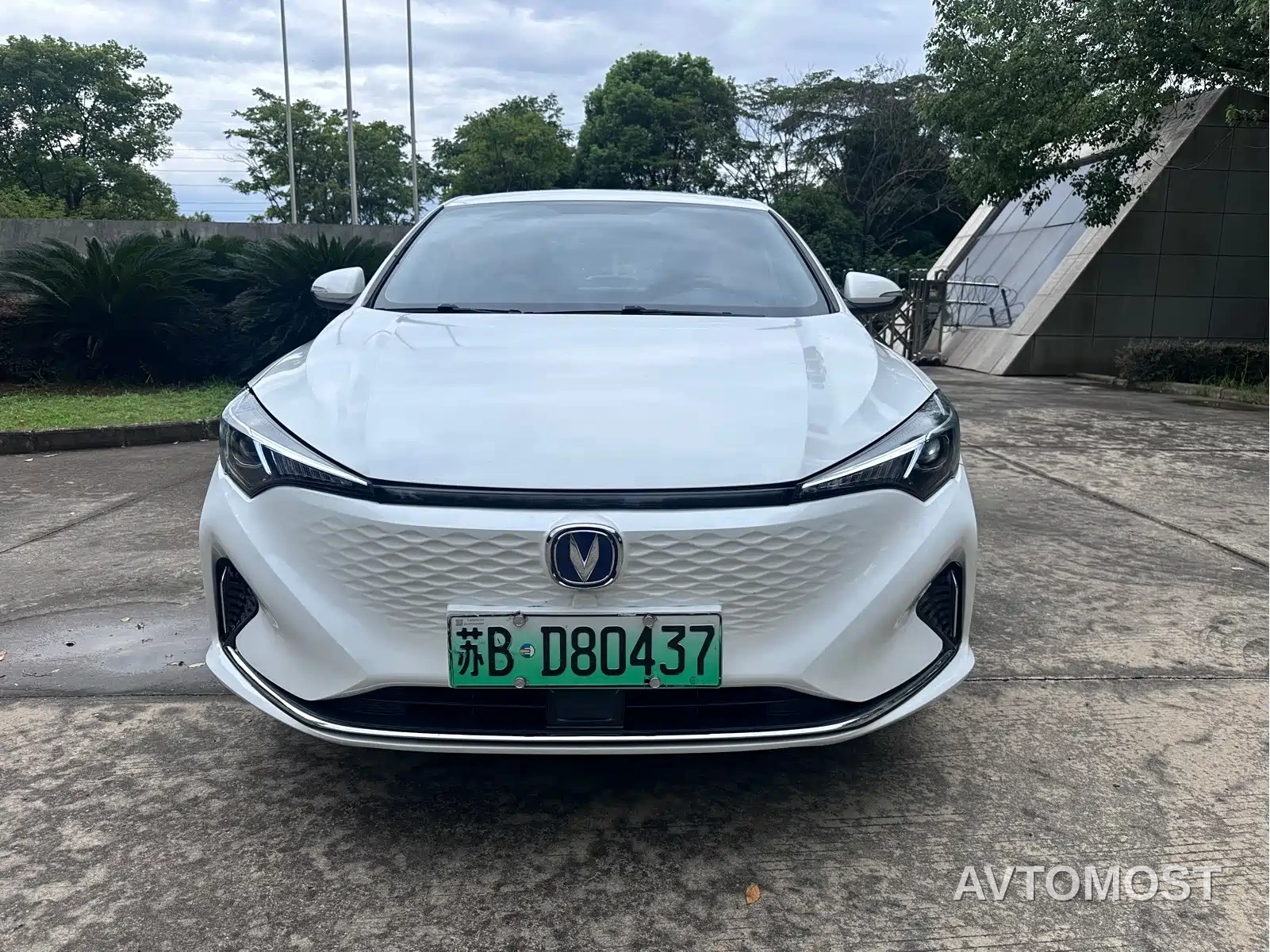 Changan Eado New Energy 2022 EV460 Smart Ride-Hailing Edition (NCM) — фото 2