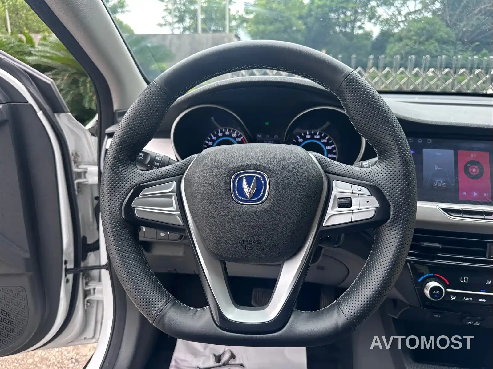 Changan Eado New Energy 2022 EV460 Smart Ride-Hailing Edition (NCM) — фото 6