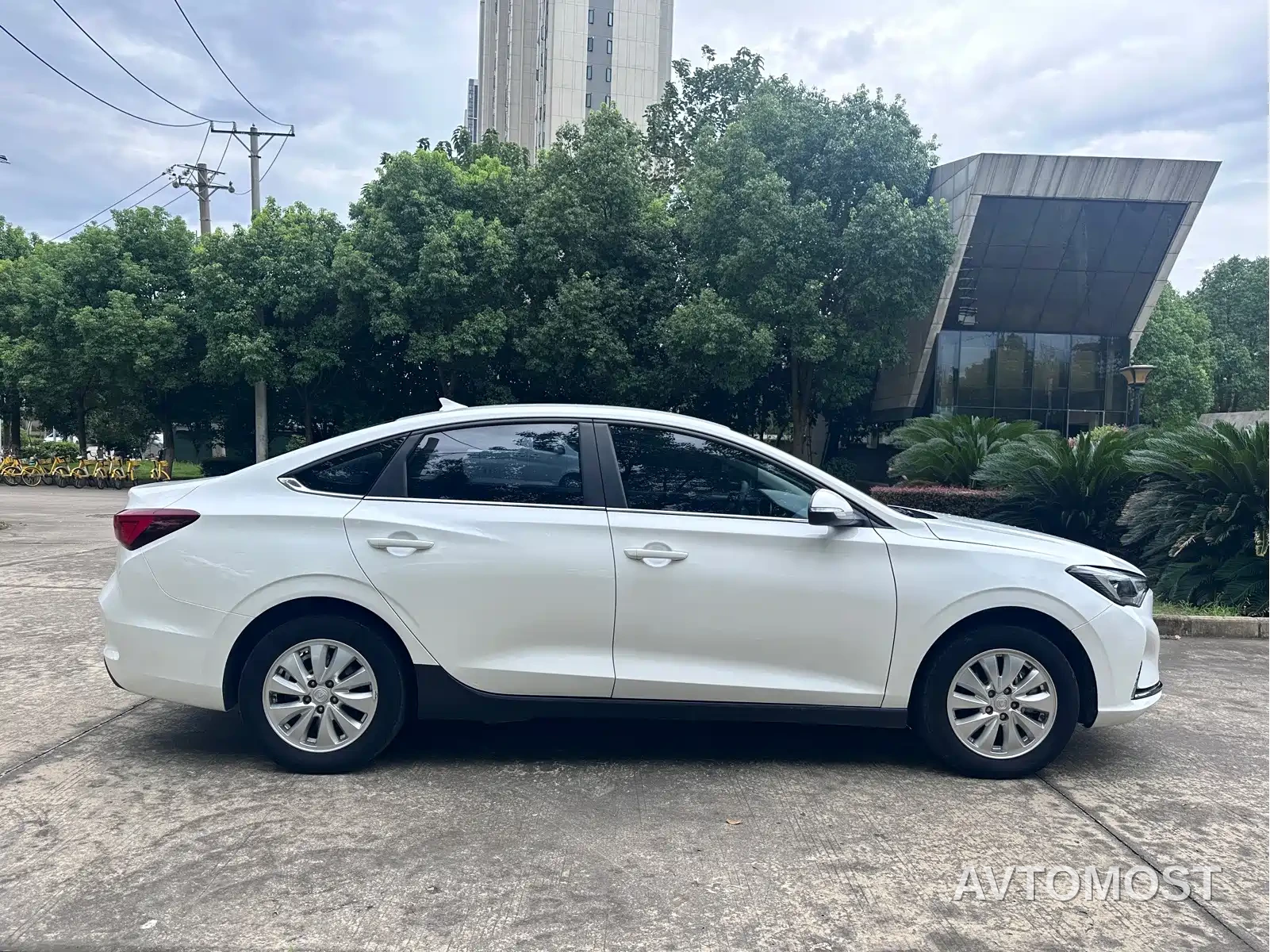 Changan Eado New Energy 2022 EV460 Smart Ride-Hailing Edition (NCM) — фото 11