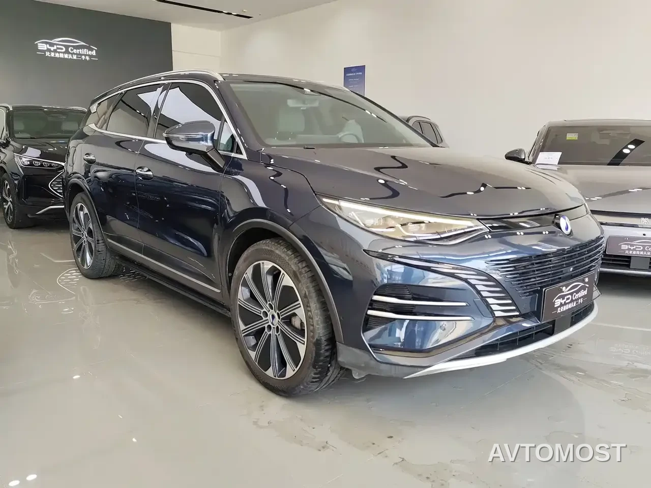 Denza N8 2023 4WD Super Hybrid Flagship 6-seater — фото 3