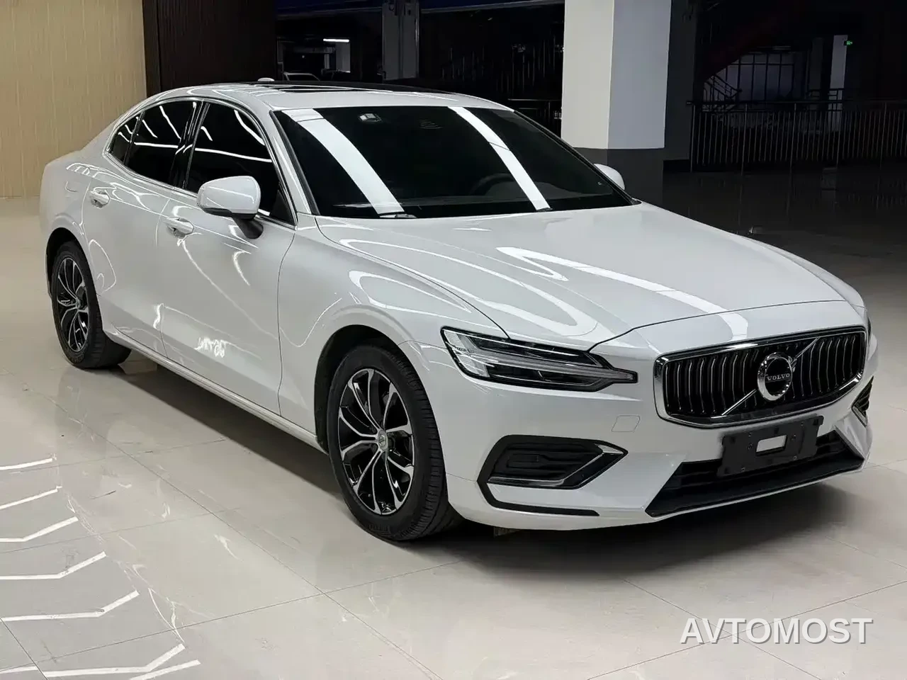 Volvo S60 2022 B4 Smart Vision Sport Edition — фото 3