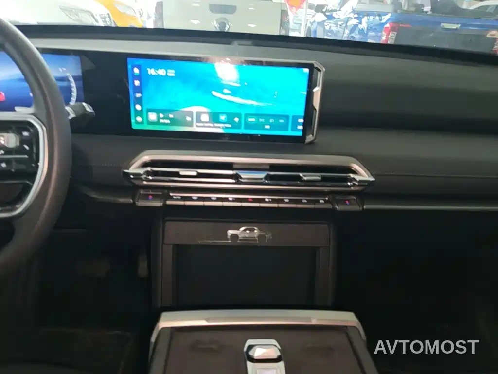 SAIC Maxus Interstellar X 2025 2.5T Elite Edition — фото 11