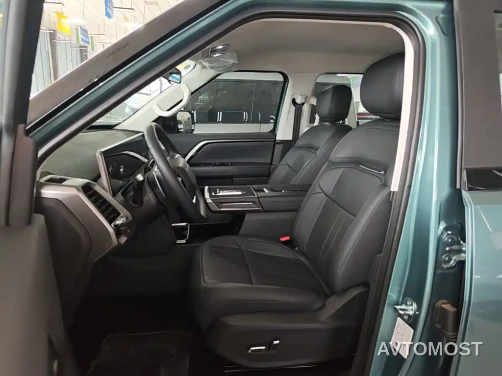 SAIC Maxus Interstellar X 2025 2.5T Elite Edition — фото 13