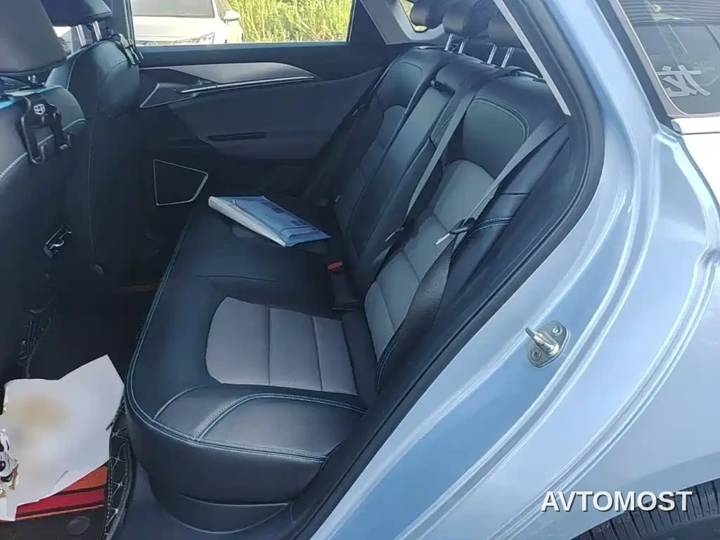 Geely Geometry G6 2022 480 New Intelligence Edition — фото 16