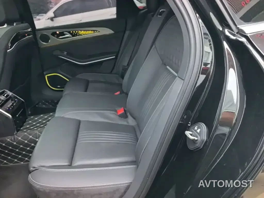 Hongqi H9 2020 2.0T Smart Connection Qi Chang Edition — фото 13