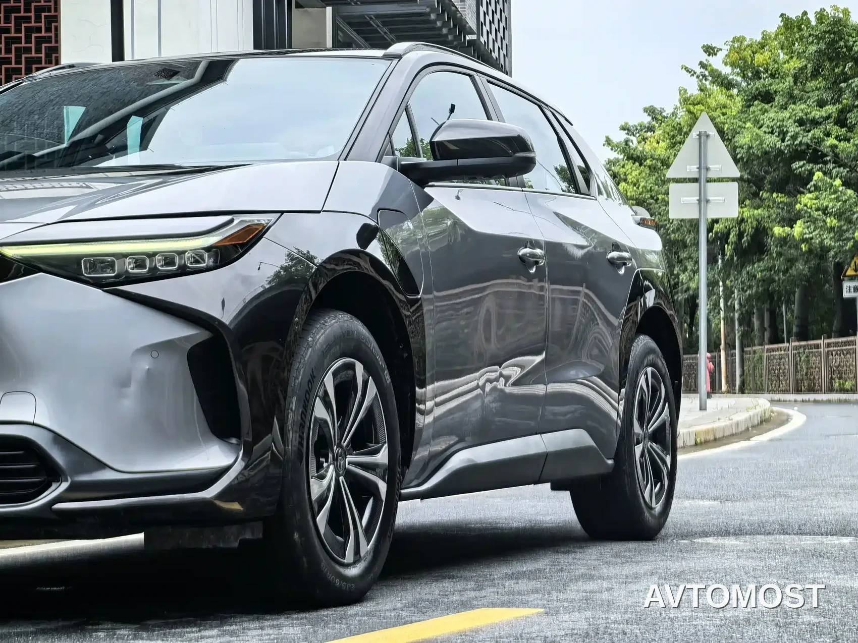 Toyota FAW Toyota bZ4X 2022 4WD High Performance PRO Edition — фото 6