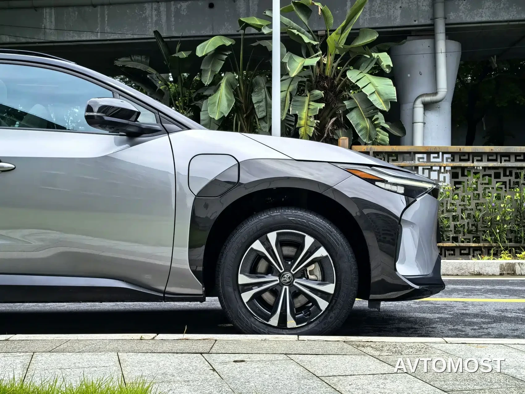 Toyota FAW Toyota bZ4X 2022 4WD High Performance PRO Edition — фото 9