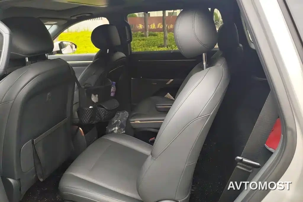 Dongfeng Yipai eπ008 2024 210Max Range Extender 6-Seater — фото 11