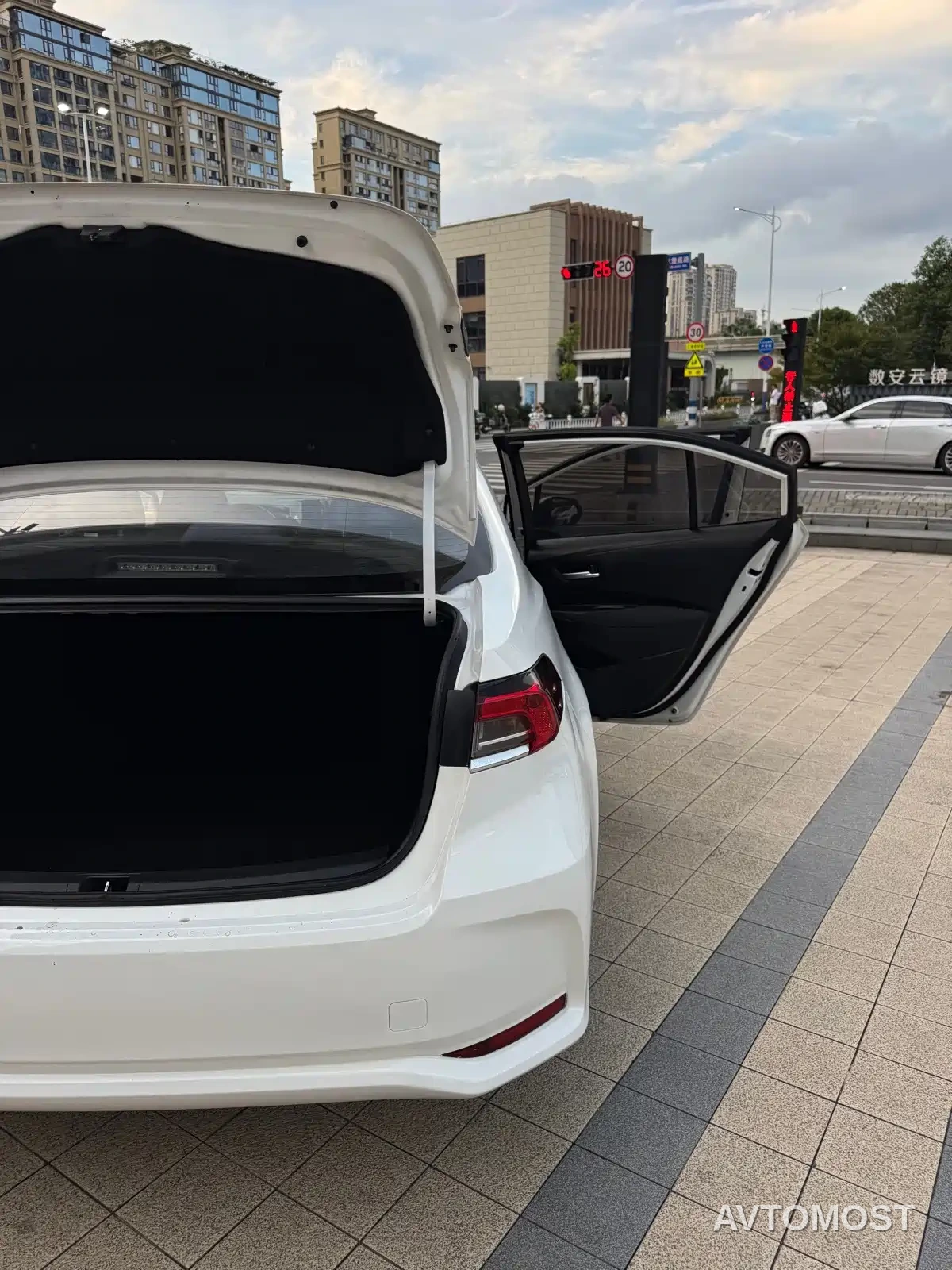 Toyota Corolla 2021 TNGA 1.5L CVT Elite Edition — фото 14