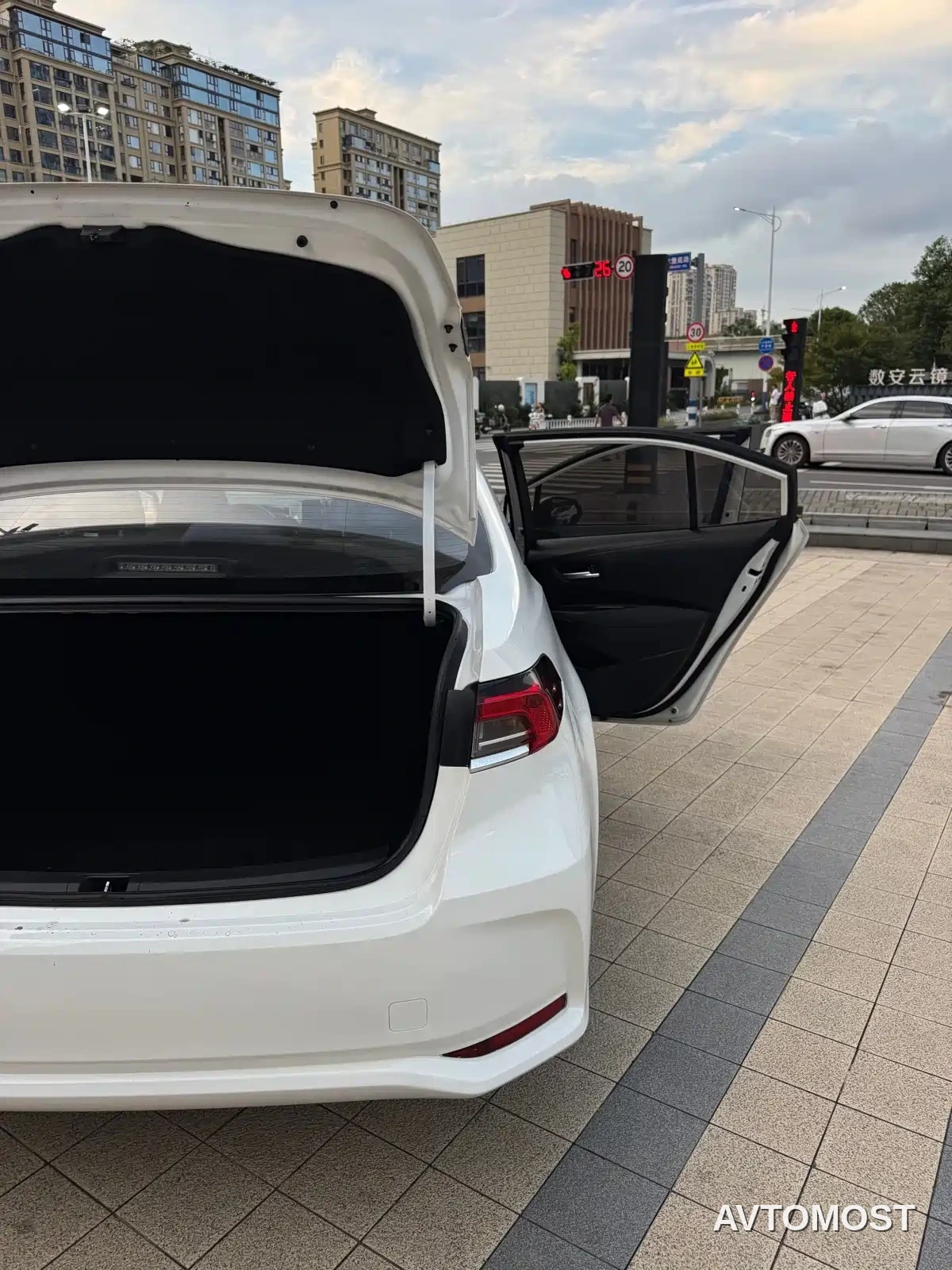 Toyota Corolla 2021 TNGA 1.5L CVT Elite Edition — фото 31