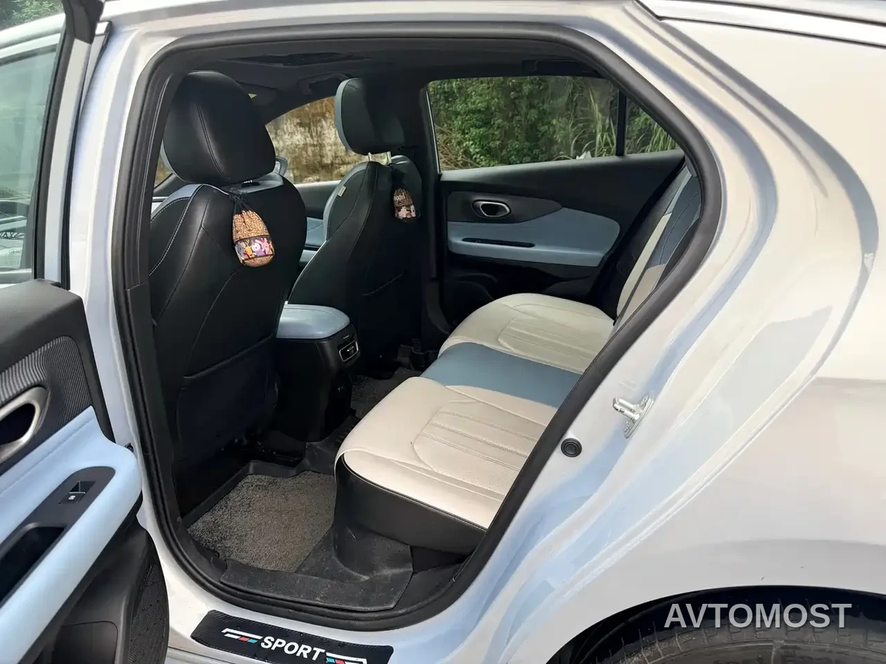 GAC Trumpchi Emkoo 2023 Shadow Leopard H High-Efficiency Hybrid — фото 10