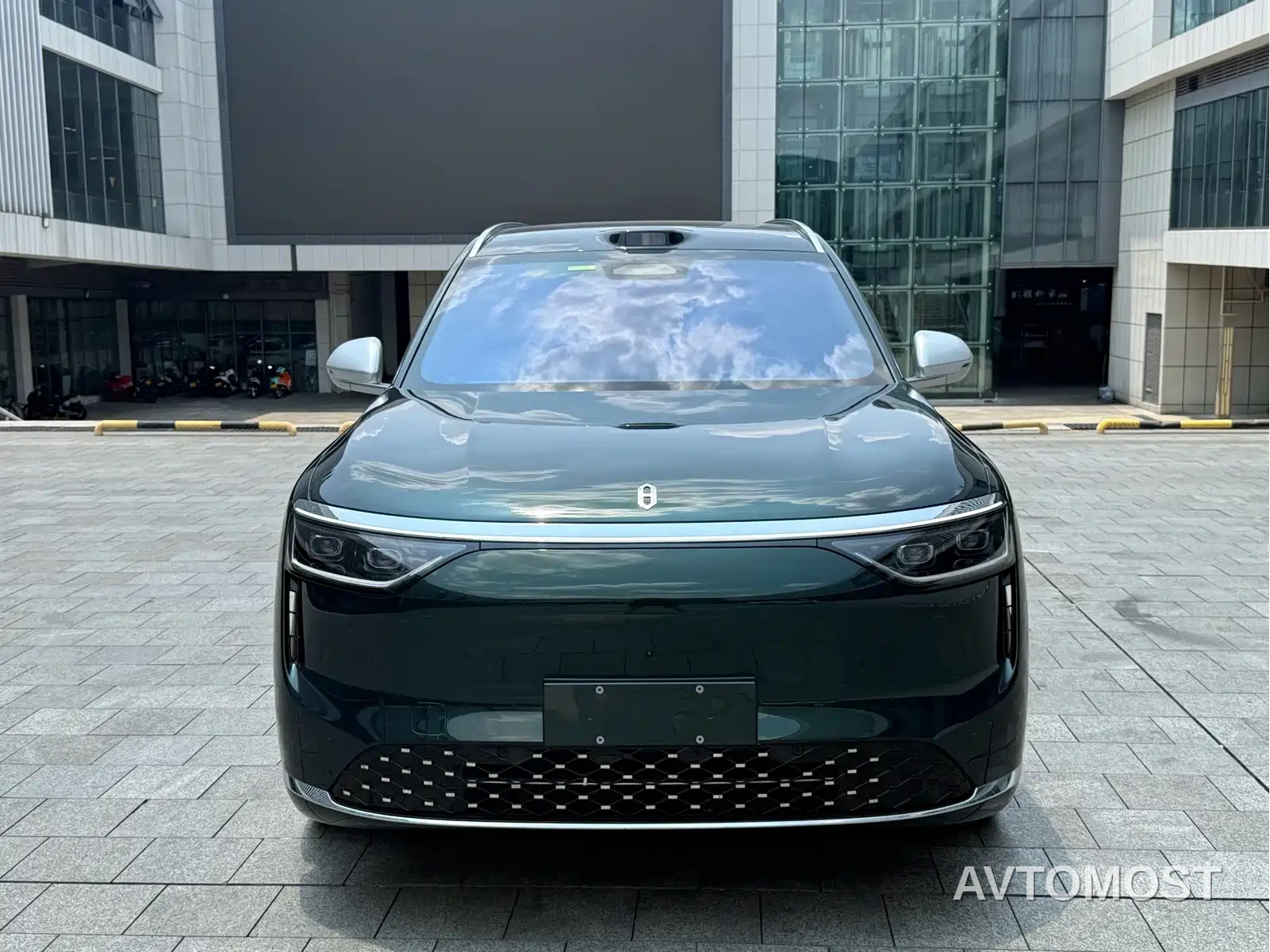 AITO M8 2025 Range Extender Max+ Edition 53.4kWh 5-seater — фото 3