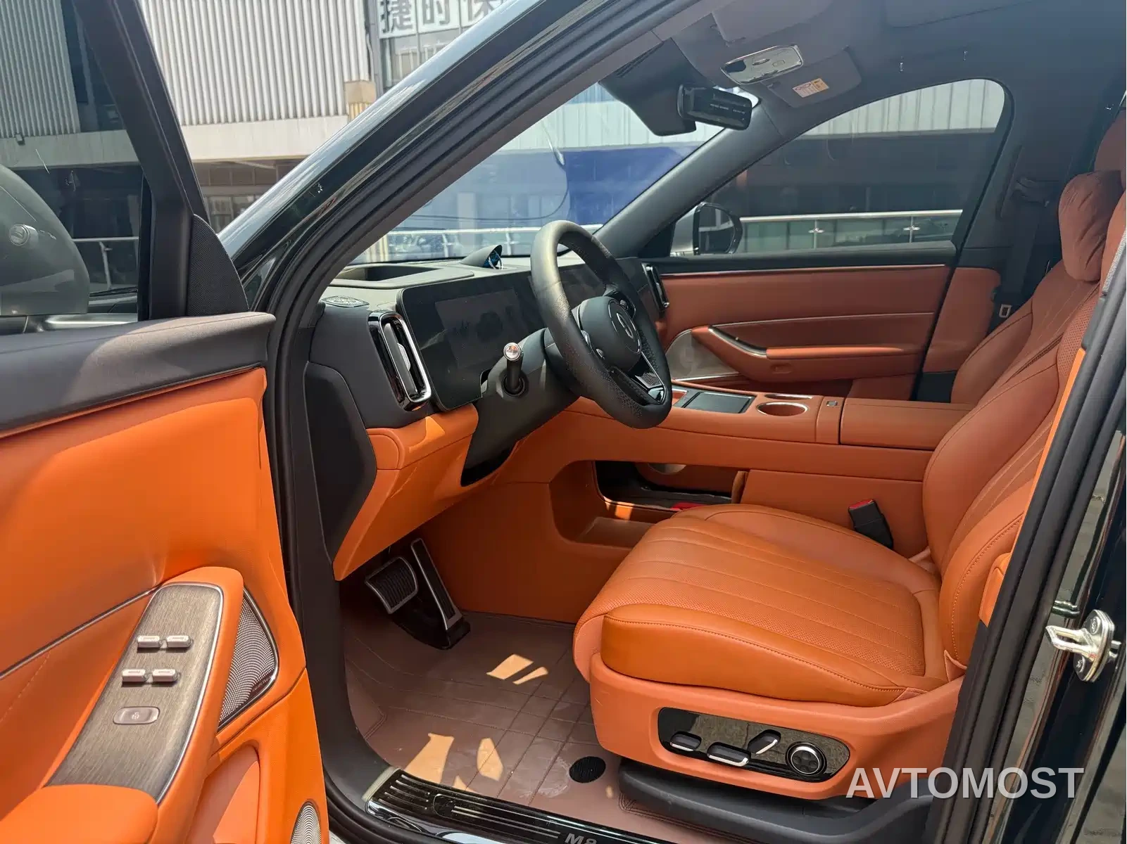 AITO M8 2025 Range Extender Max+ Edition 53.4kWh 5-seater — фото 4