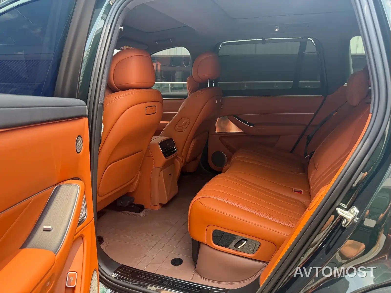 AITO M8 2025 Range Extender Max+ Edition 53.4kWh 5-seater — фото 5