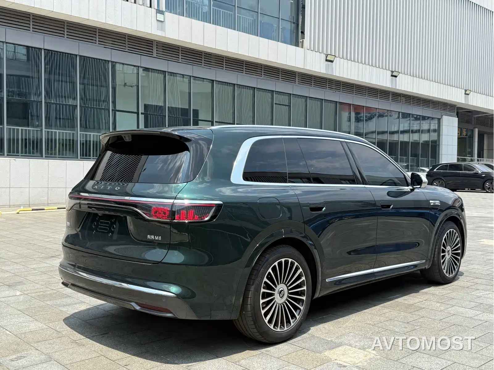 AITO M8 2025 Range Extender Max+ Edition 53.4kWh 5-seater — фото 8