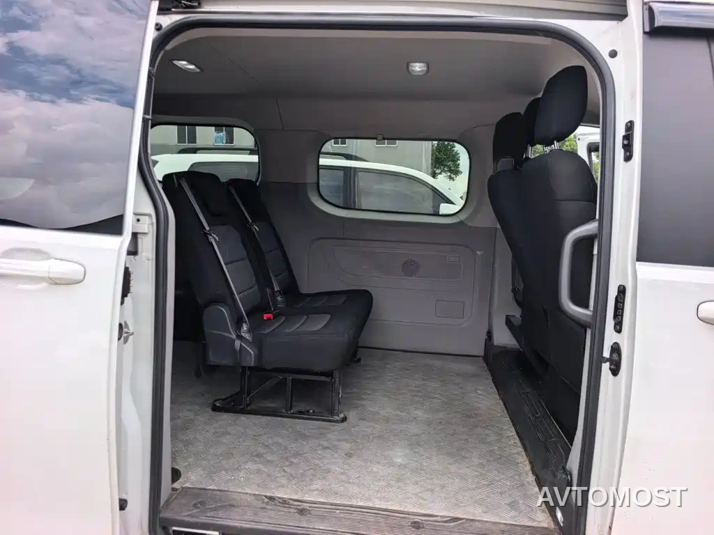 SAIC Maxus Xintu V70 2023 Model 2.0T Elite Manual Short Wheelbase Low Roof 5/6 Seats (125Ps) — фото 9