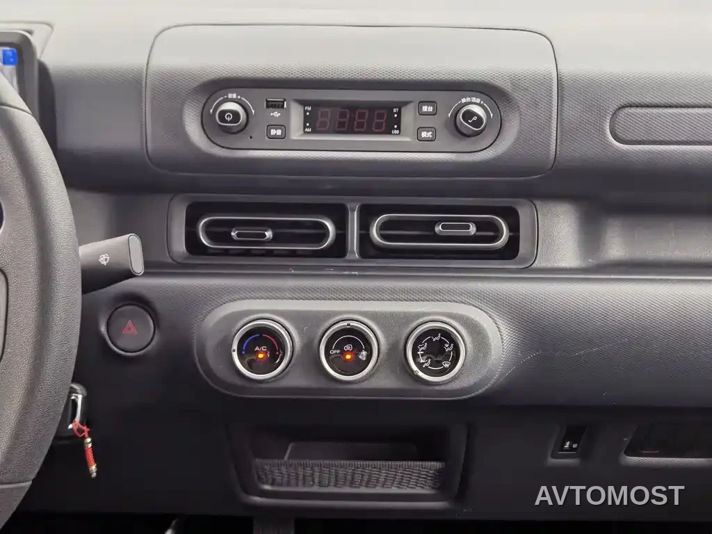 Wuling Zhiguang NEV 2025 Standard Version — фото 11