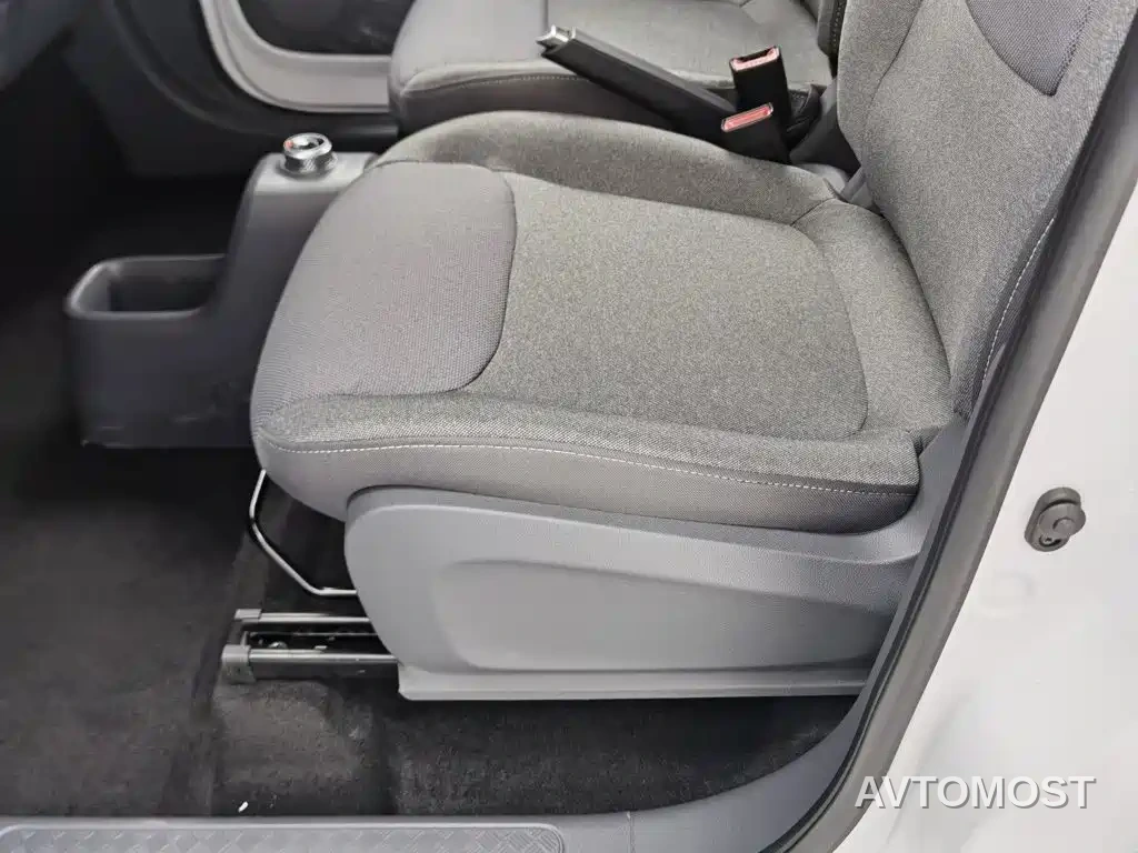 Wuling Zhiguang NEV 2025 Standard Version — фото 19
