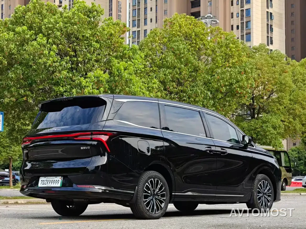 Dongfeng Fengxing Starlight V9 2024 1.5TD 200km Chinese Knot Series Exclusive — фото 5