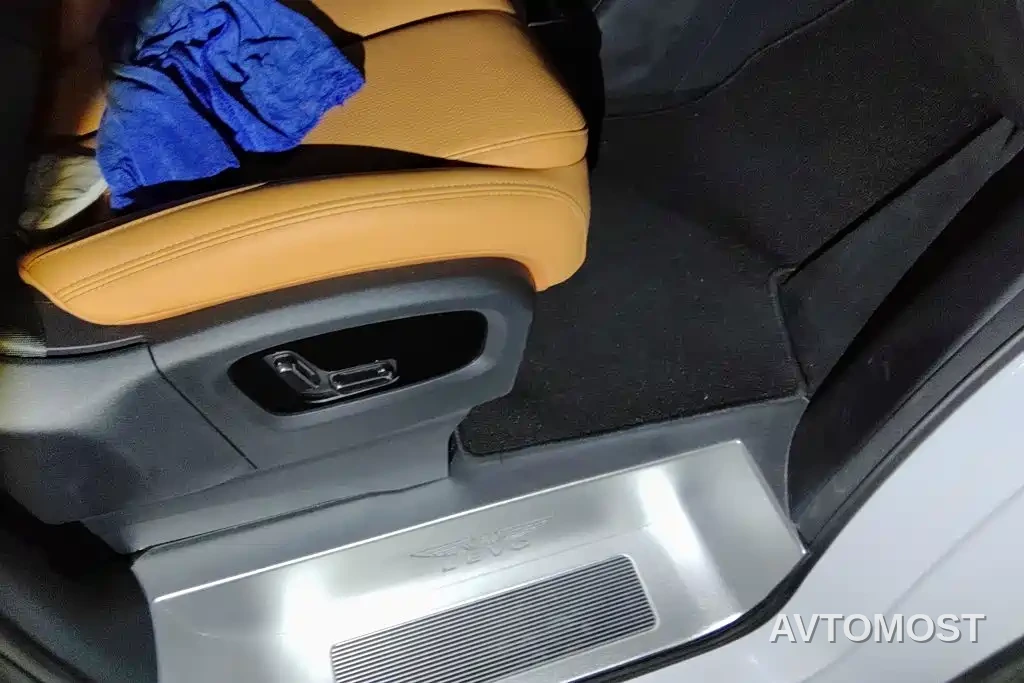 Geely Galaxy Yizhen L380 2024 140kWh 6-Seater AWD Ultra — фото 8