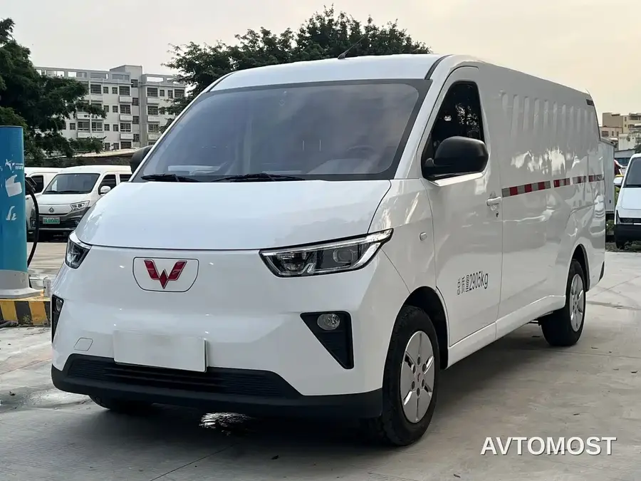 Wuling Yangguang 2024 300km Practical Sealed Window Edition 75kW