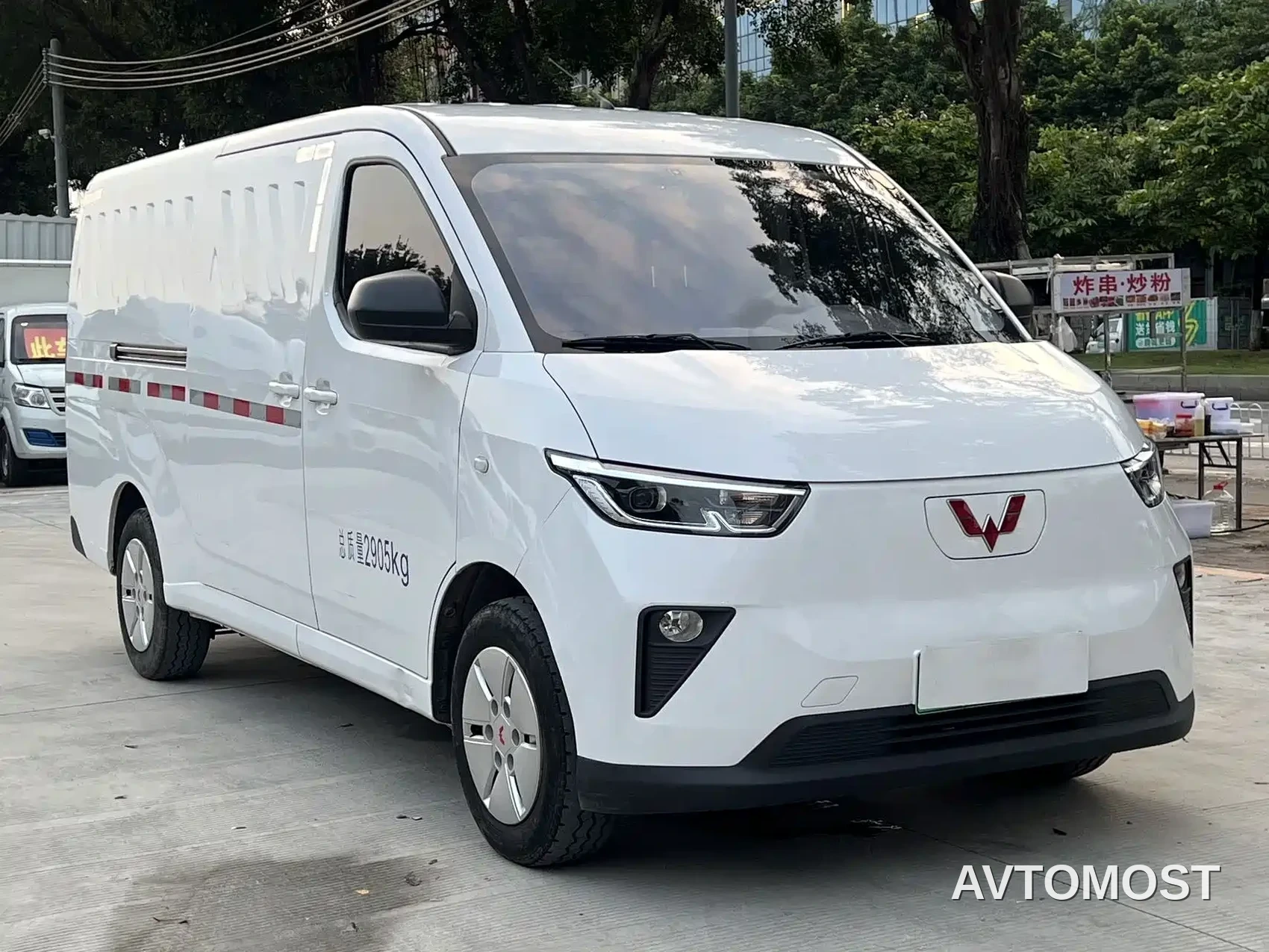 Wuling Yangguang 2024 300km Practical Sealed Window Edition 75kW — фото 2
