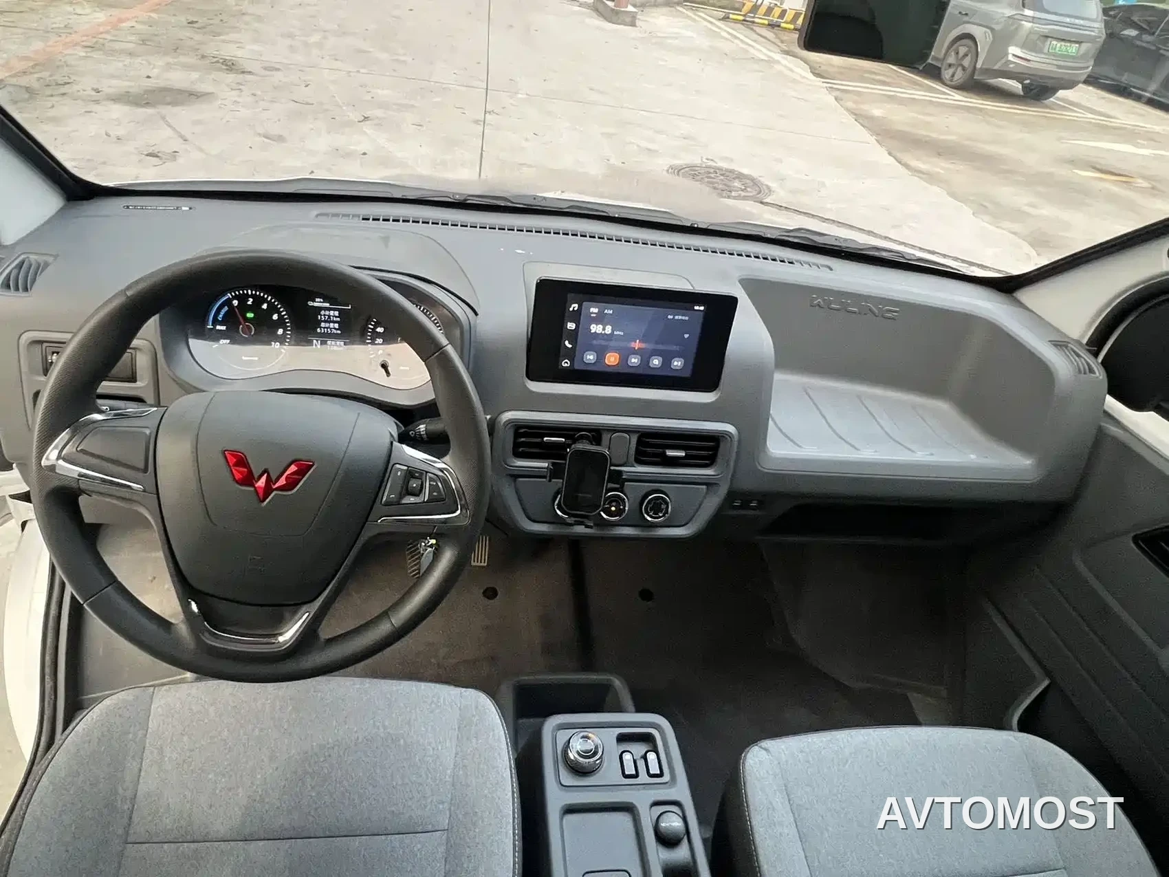 Wuling Yangguang 2024 300km Practical Sealed Window Edition 75kW — фото 4
