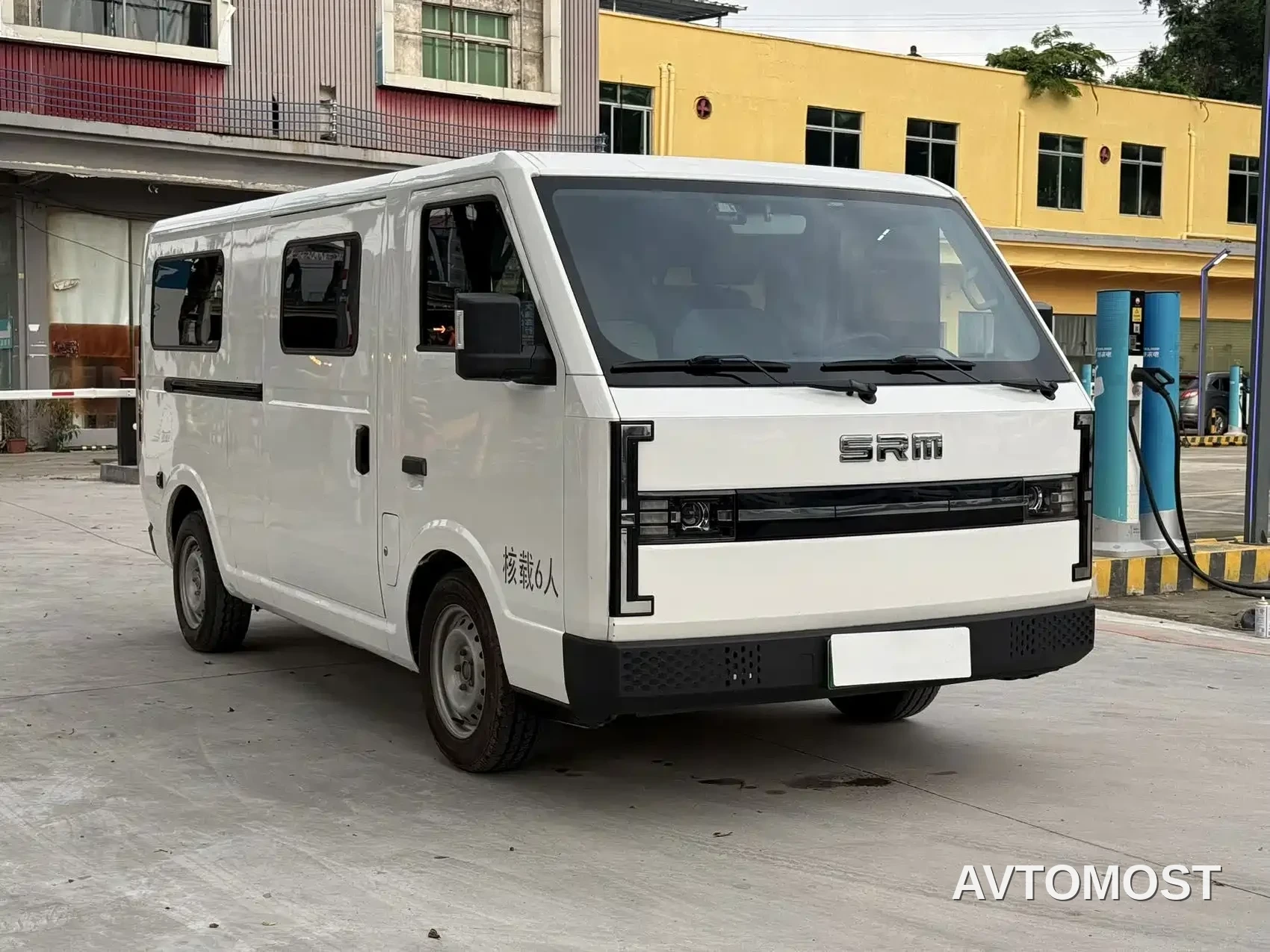 SRM Xinyuan E3L 2025 Ningde 41.86Kwh 305KM Practical Passenger Vehicle — фото 4