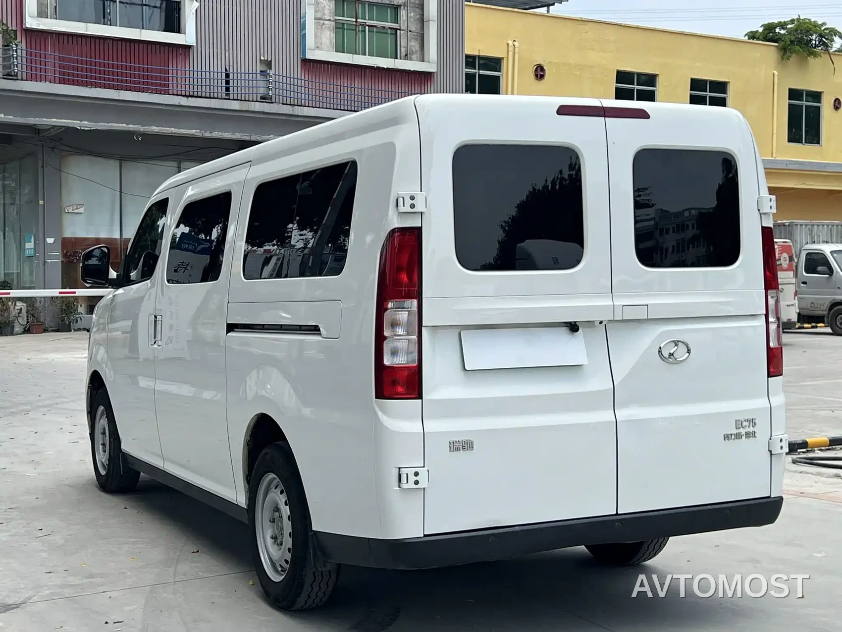 Ruichi New Energy EC75 2025 Passenger Smart Super Charge Edition Pioneer Type I 52.16kWh — фото 5