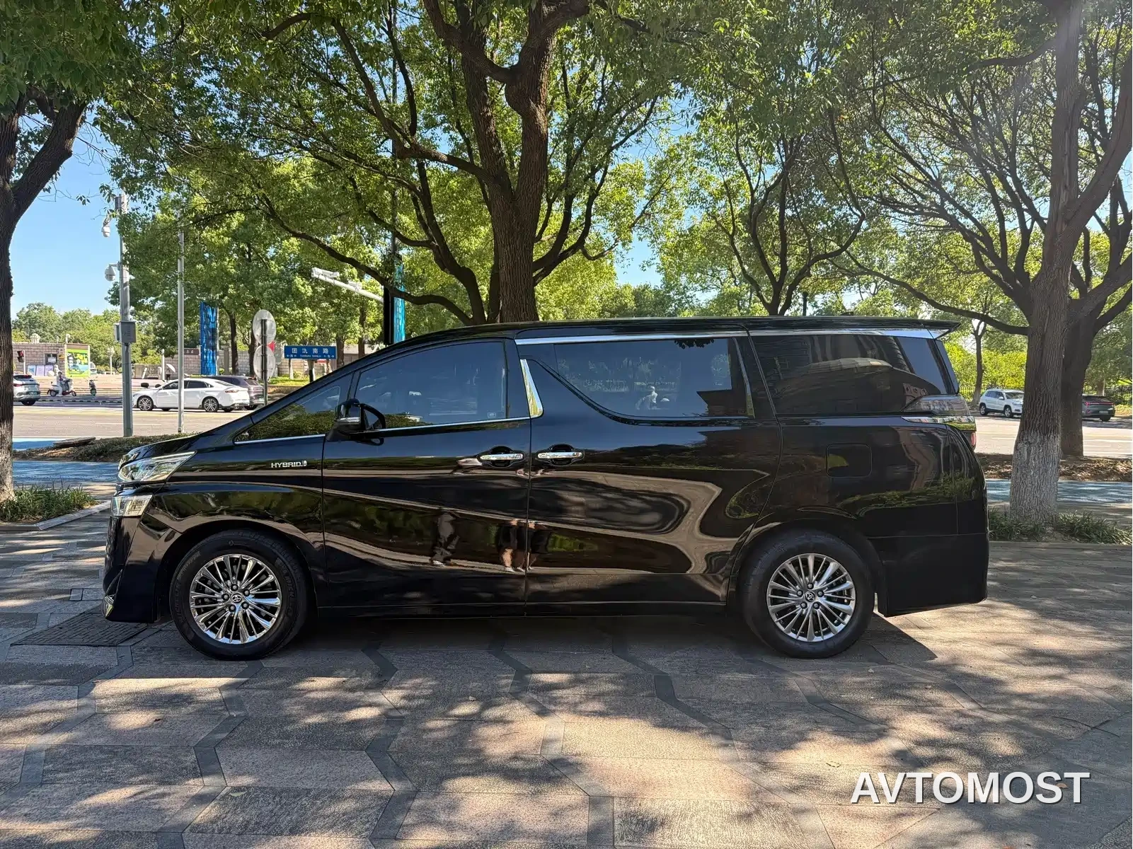Toyota Vellfire 2020 Twin Engine 2.5L HV Luxury Edition — фото 7