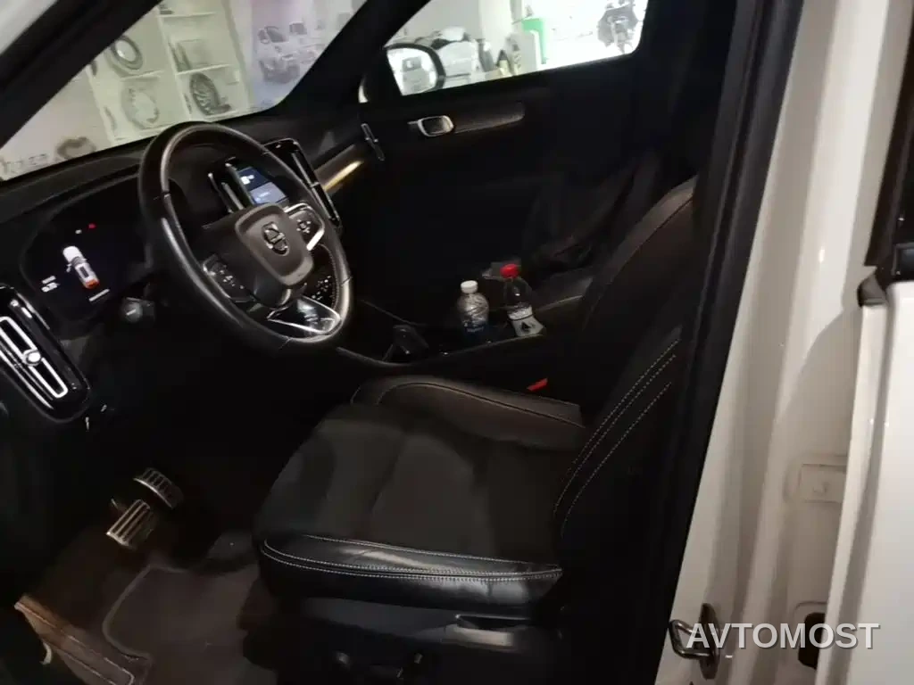 Volvo XC40 New Energy 2021 P8 EV AWD Elegant Sport — фото 8