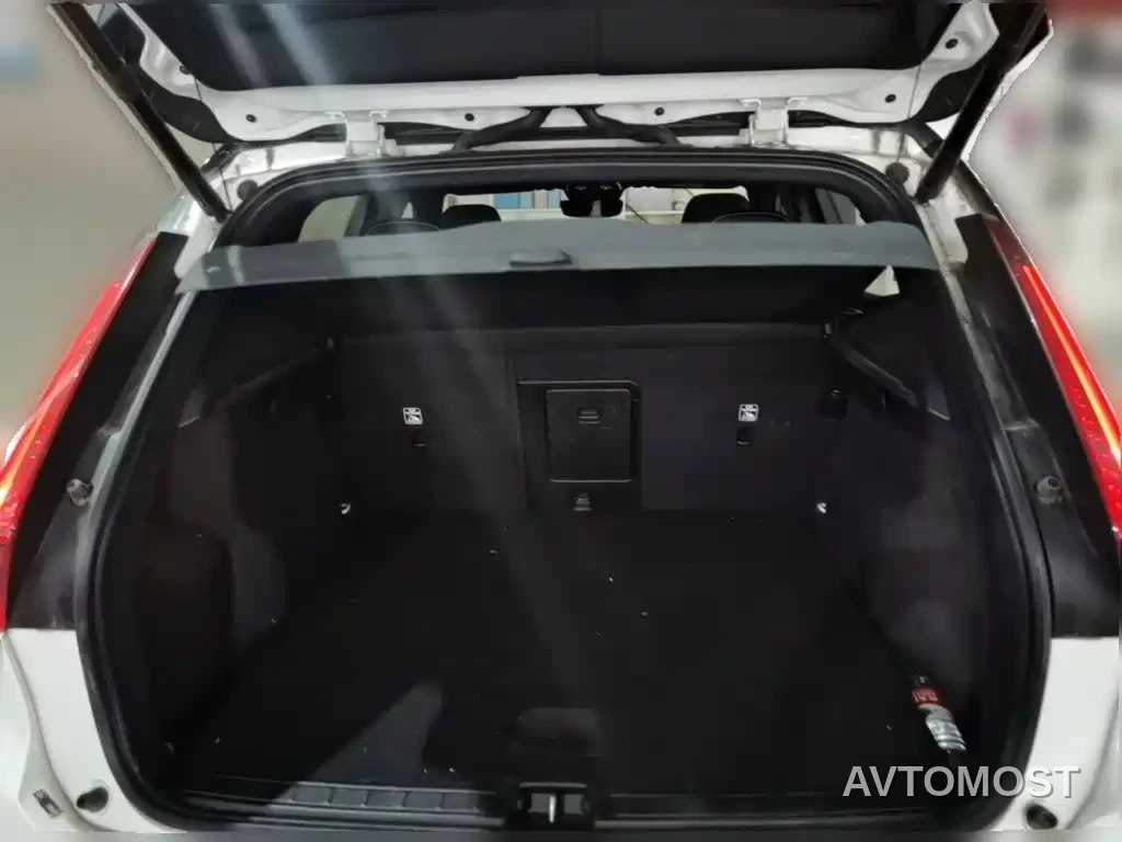 Volvo XC40 New Energy 2021 P8 EV AWD Elegant Sport — фото 10