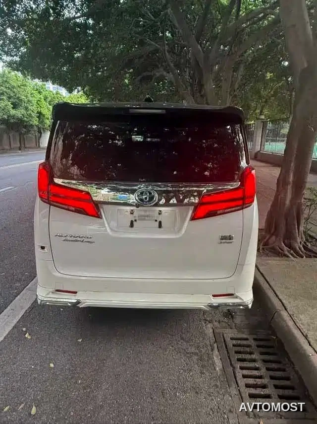 Toyota Alphard 2021 Hybrid 2.5L Luxury — фото 5