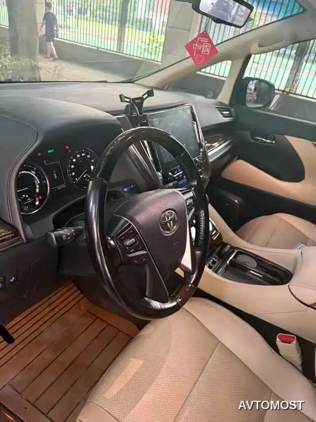 Toyota Alphard 2021 Hybrid 2.5L Luxury — фото 7