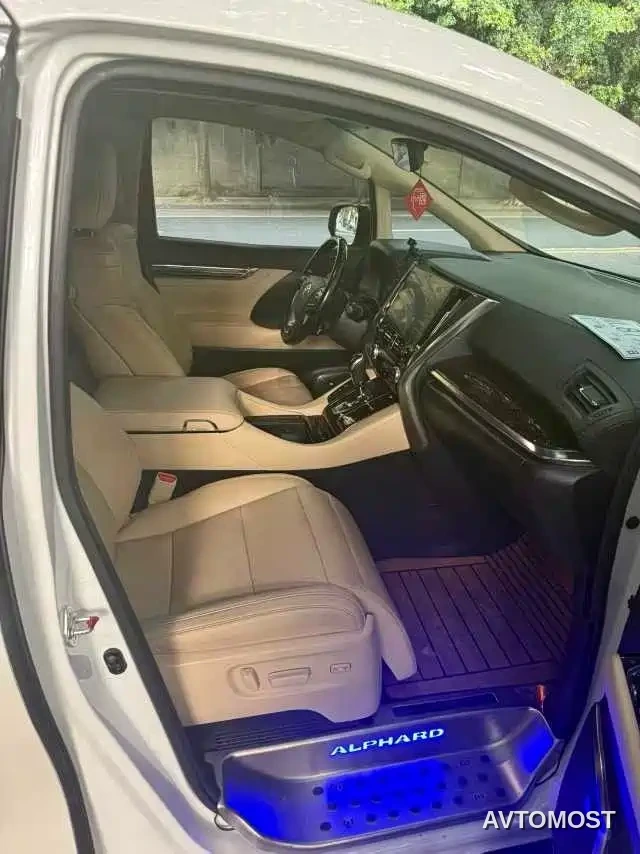 Toyota Alphard 2021 Hybrid 2.5L Luxury — фото 8