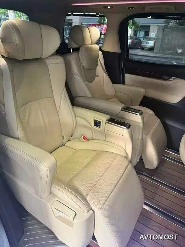 Toyota Alphard 2021 Hybrid 2.5L Luxury — фото 9