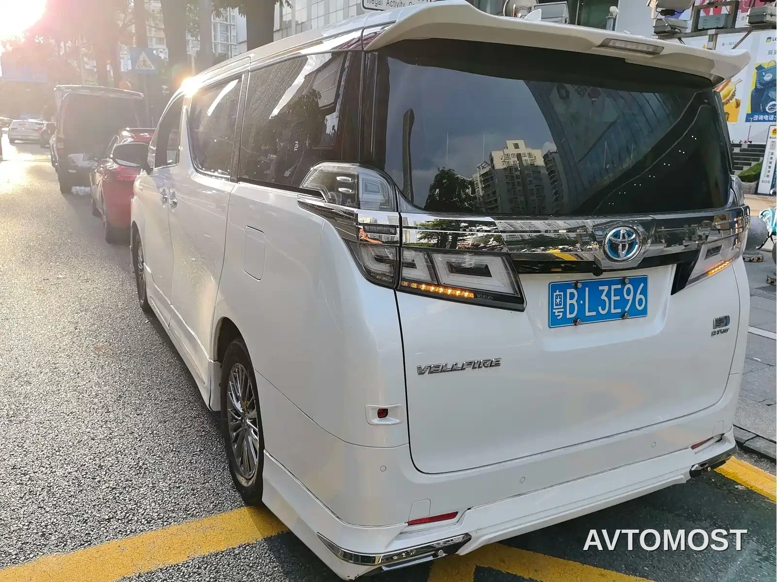 Toyota Vellfire 2020 Twin Engine 2.5L HV Luxury Edition — фото 4