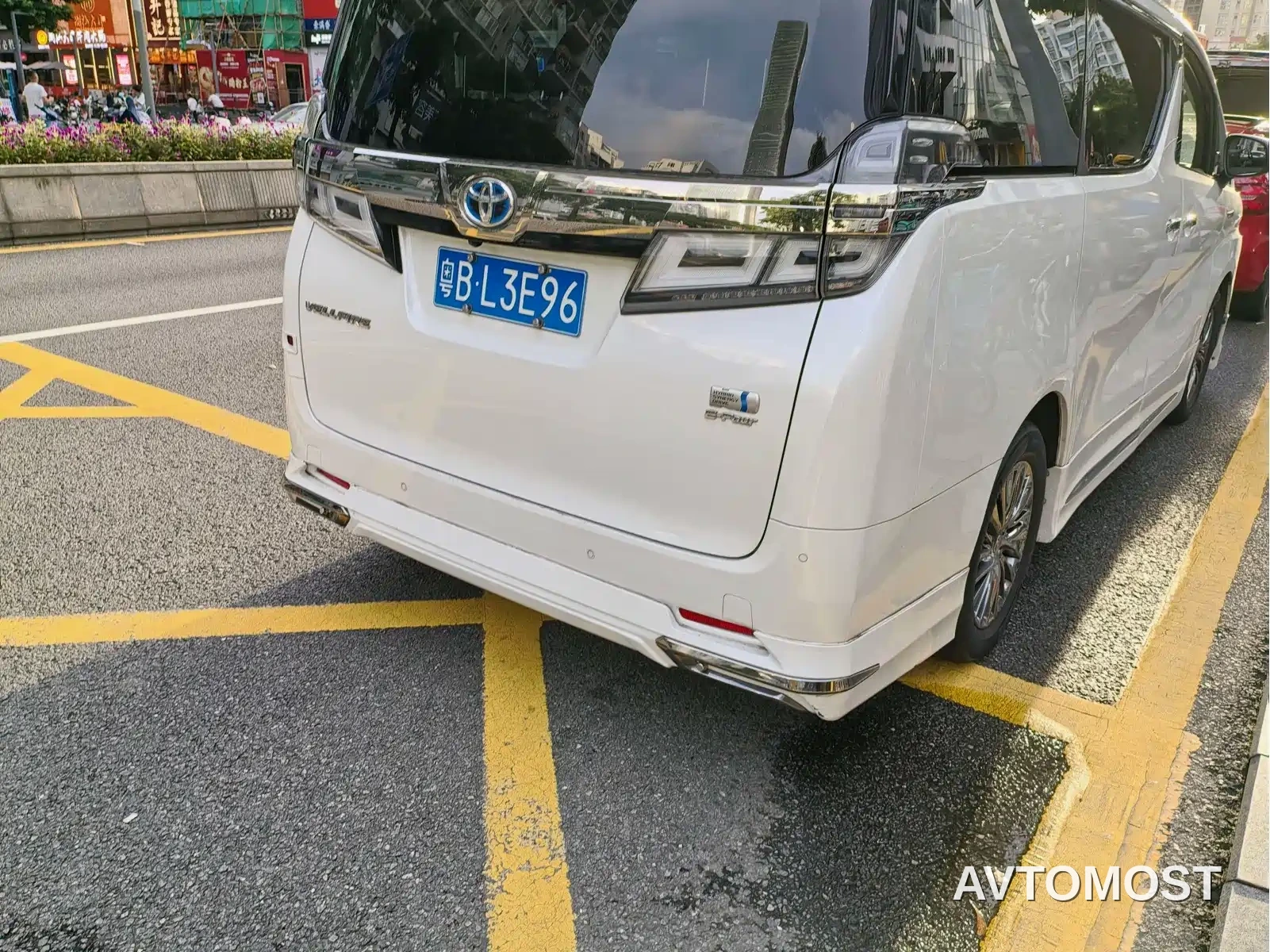Toyota Vellfire 2020 Twin Engine 2.5L HV Luxury Edition — фото 6