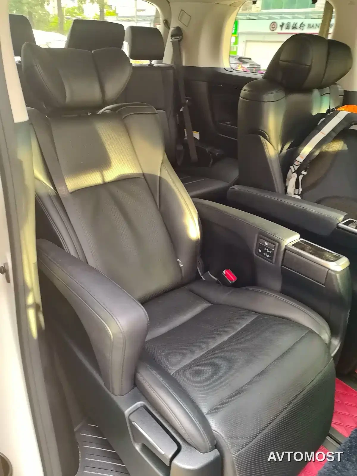 Toyota Vellfire 2020 Twin Engine 2.5L HV Luxury Edition — фото 9