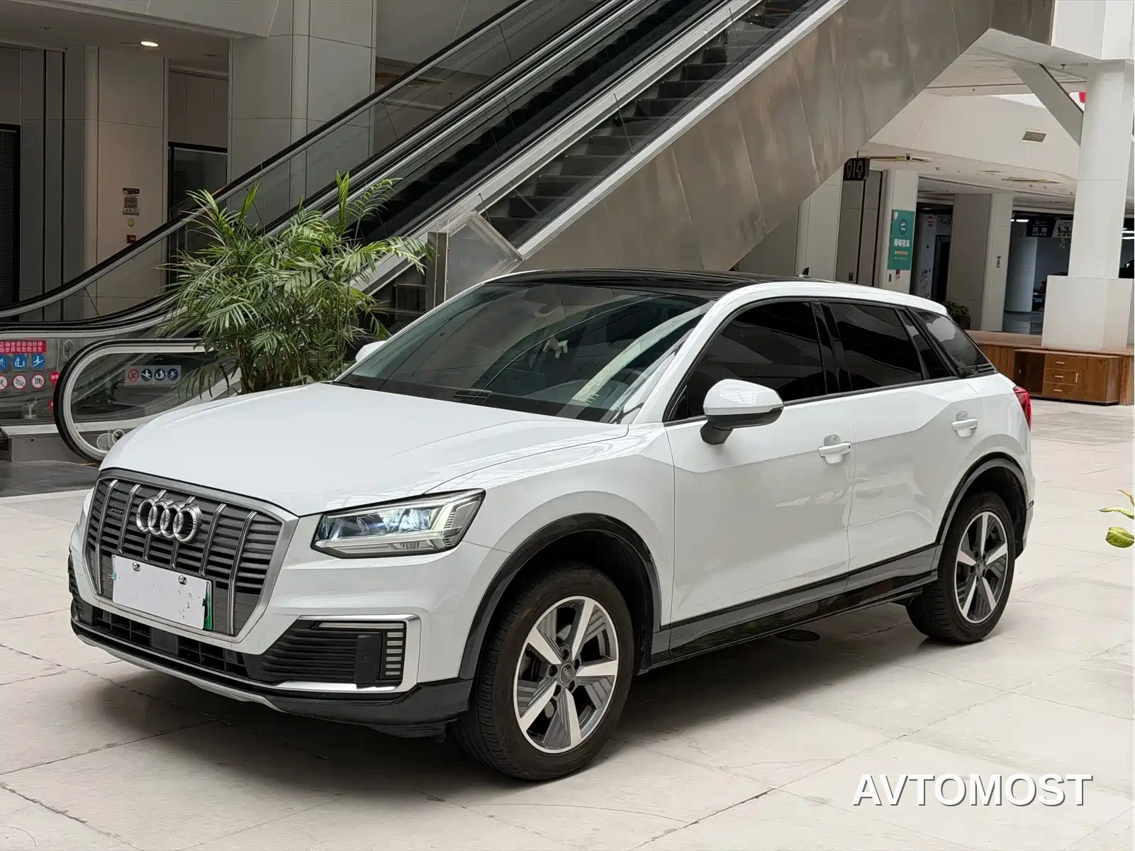 Audi Q2L e-tron 2019 Q2L e-tron Pure Electric Smart Enjoyment — фото 1