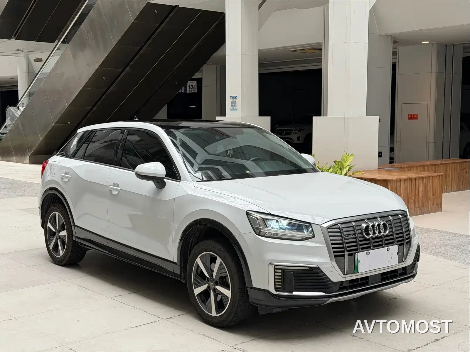 Audi Q2L e-tron 2019 Q2L e-tron Pure Electric Smart Enjoyment — фото 3