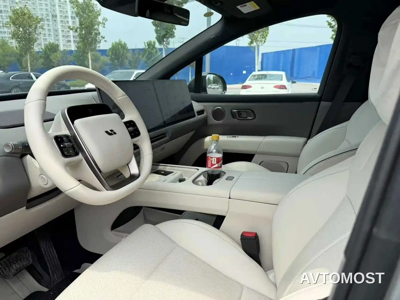 Li Auto i6 2025 4WD Base Model — фото 3