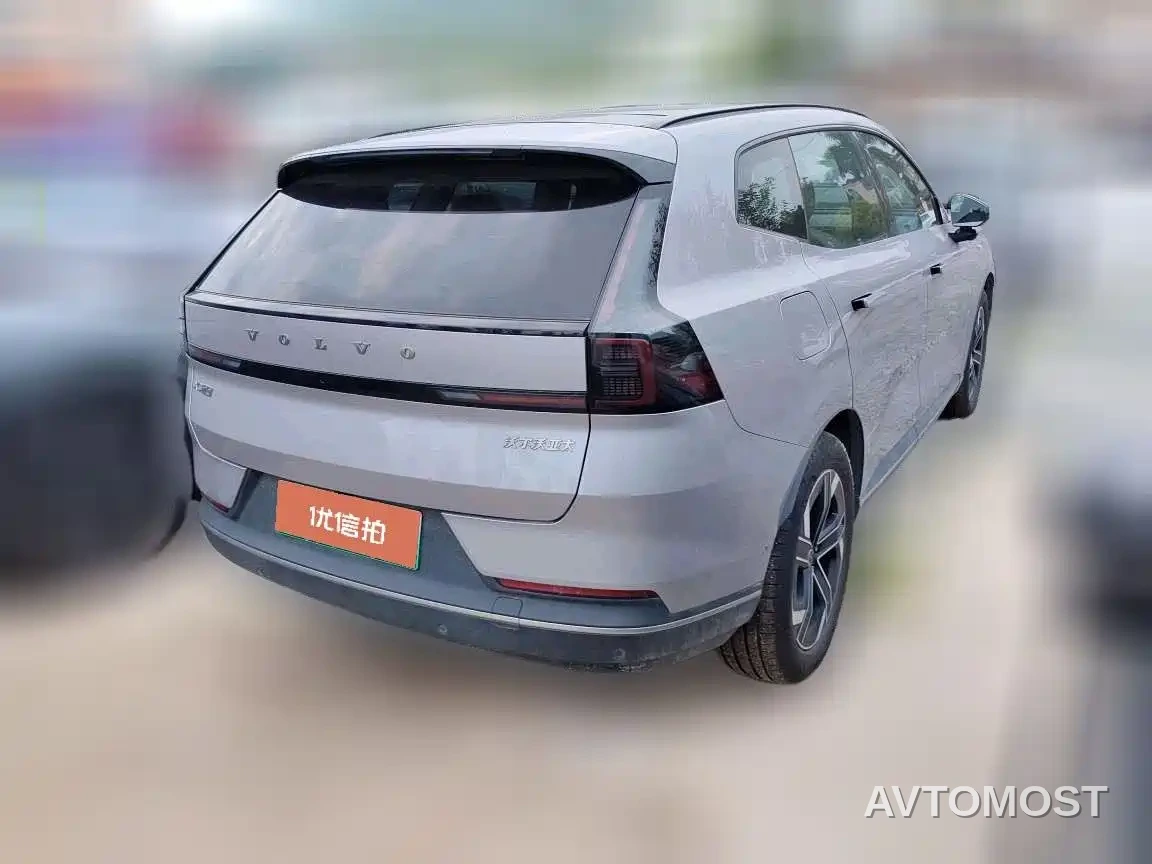 Volvo XC70 Plug-in Hybrid 2025 Standard — фото 4