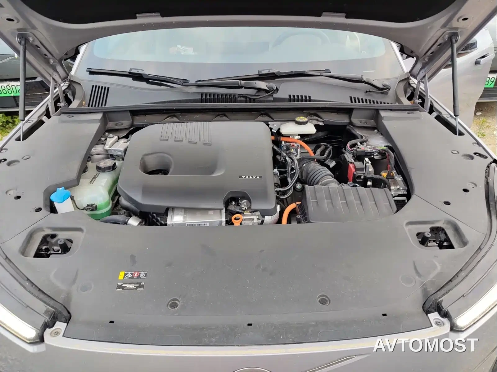 Volvo XC70 Plug-in Hybrid 2025 Standard — фото 5