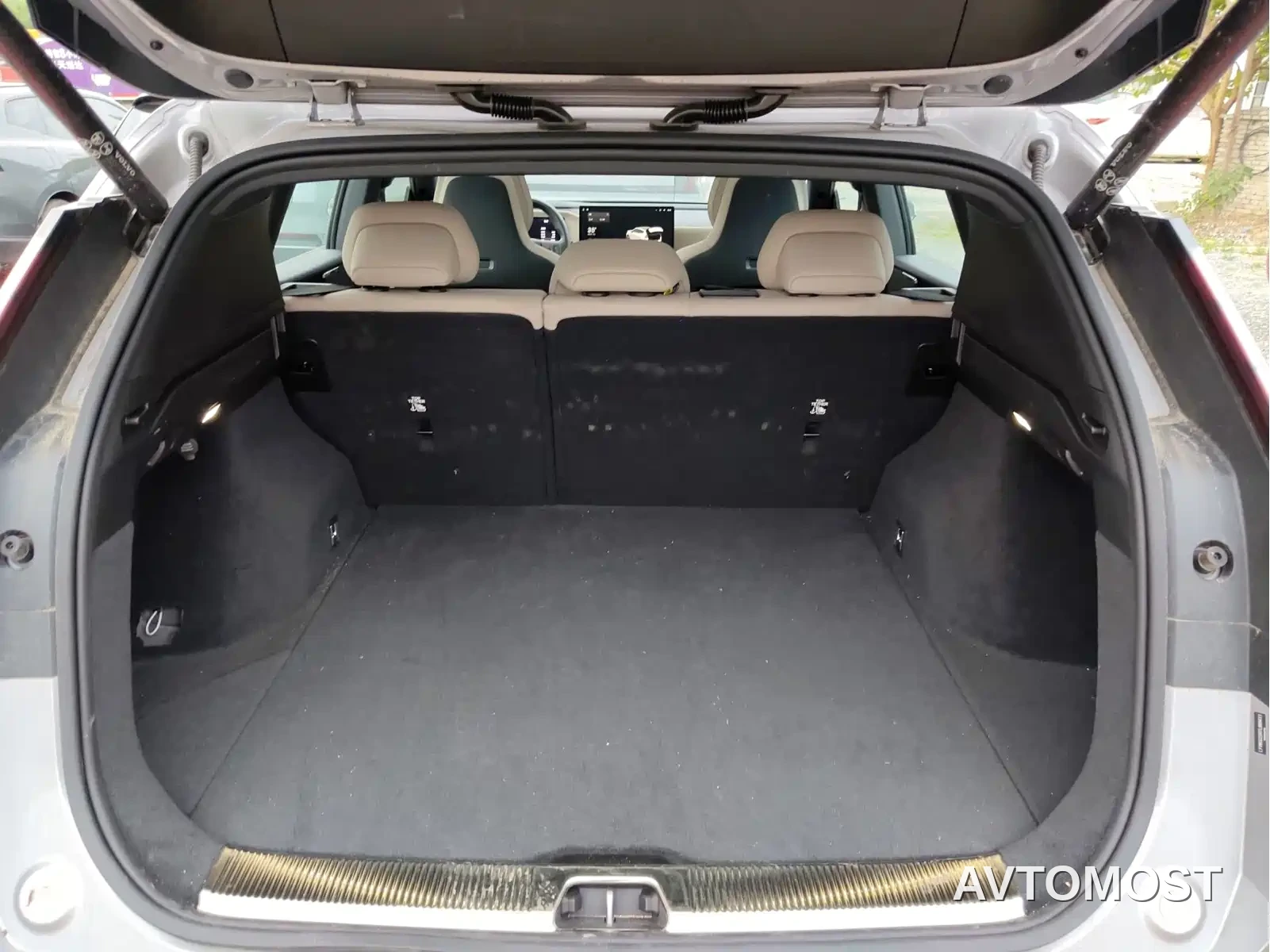 Volvo XC70 Plug-in Hybrid 2025 Standard — фото 8