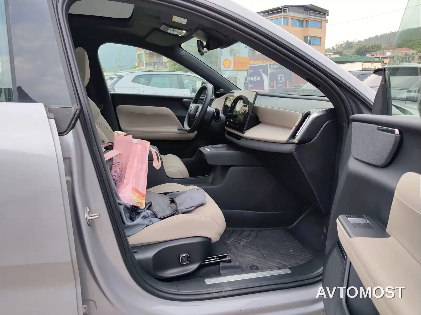 Volvo XC70 Plug-in Hybrid 2025 Standard — фото 13