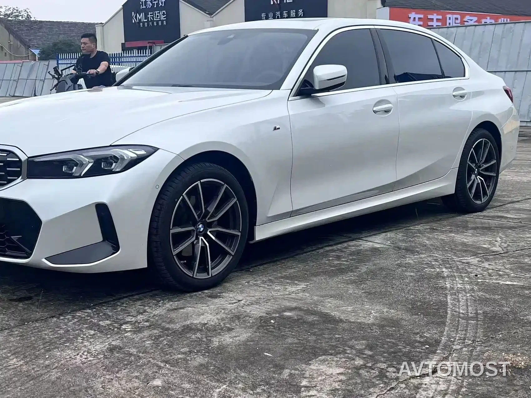 BMW 3 Series 2025 325Li M Sport Package — фото 2