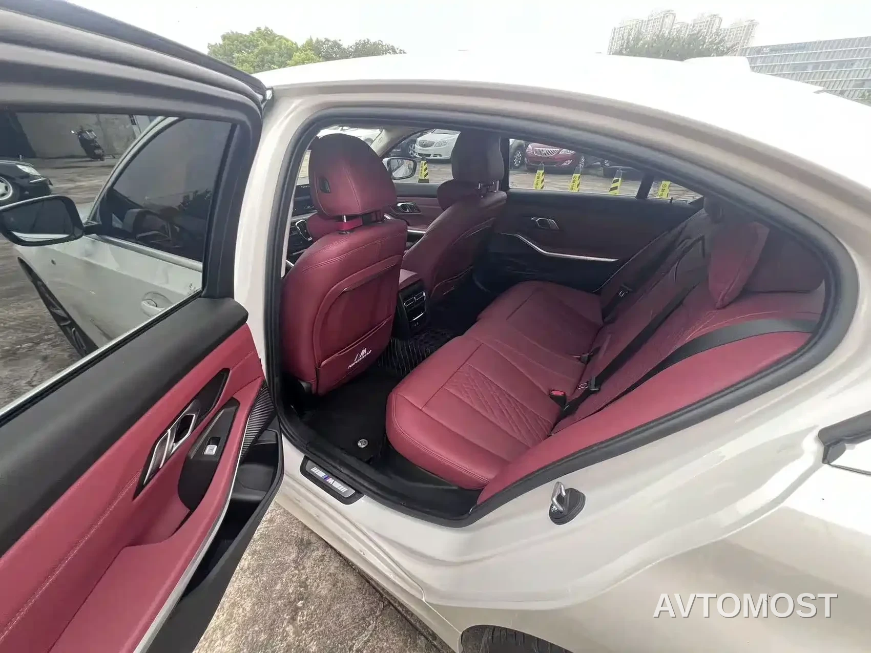 BMW 3 Series 2025 325Li M Sport Package — фото 4